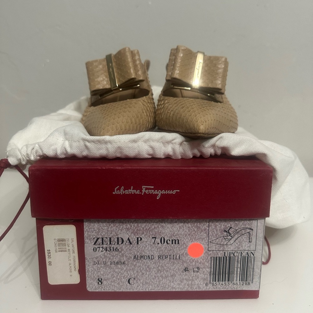 Exotic leather mules beige